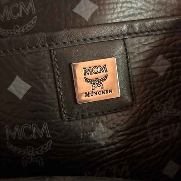 MCM Black and Gray genuine pebbled leather Tote pristine - Picture 11 of 16